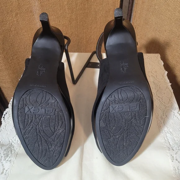 Black LifeStride Suede Peep Toe Slingback Heels with Adjustable Strap Size 9 - Picture 5 of 7